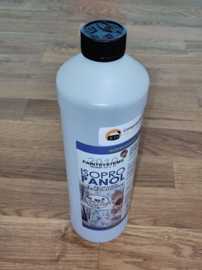 Eine 1 l-Flasche Isopropanol